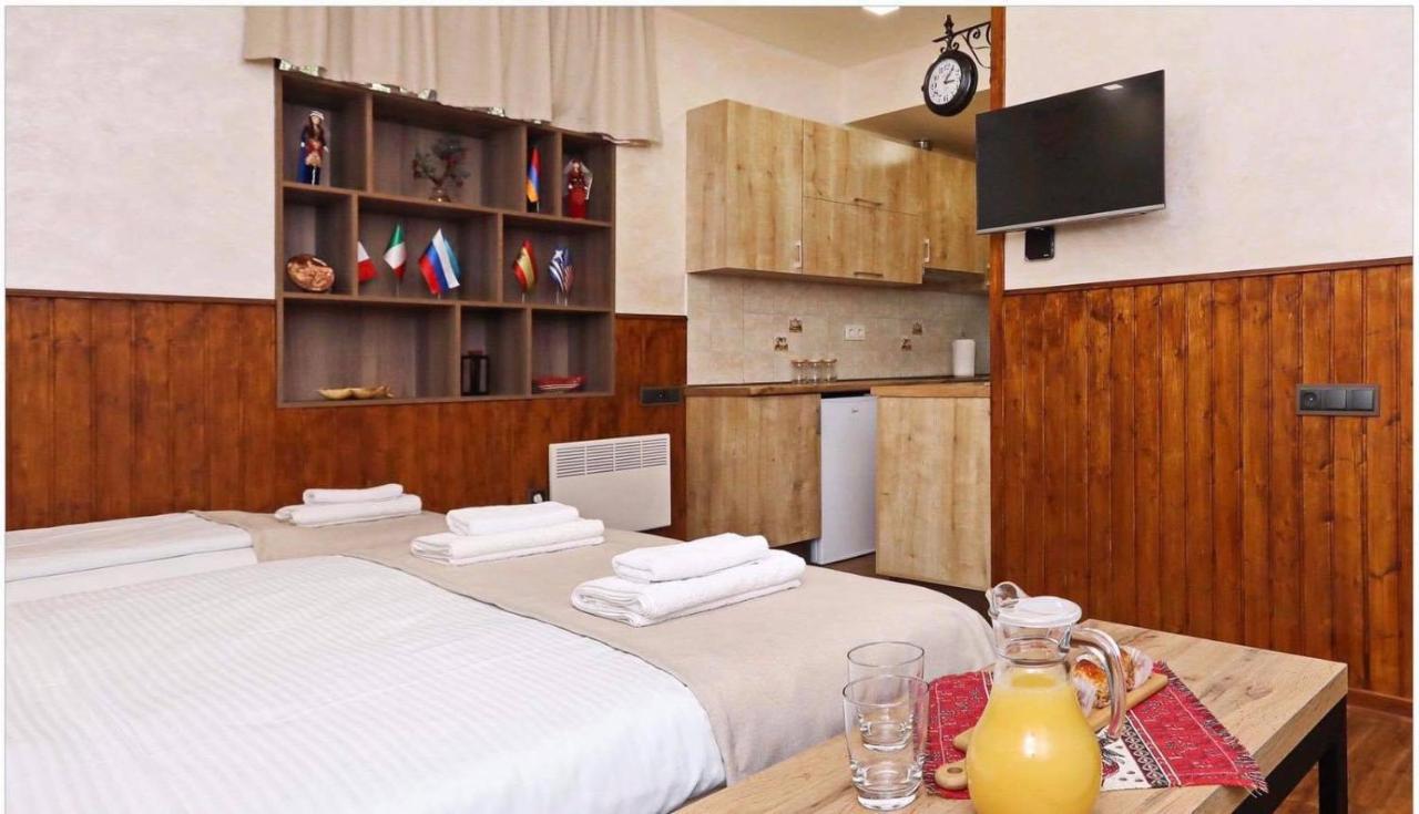 Family Mini-Hotel Martirosyan'S And Tours Jerevan Exteriér fotografie
