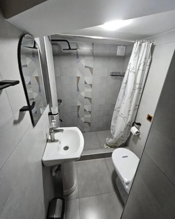 Family Mini-Hotel Martirosyan'S And Tours Jerevan Exteriér fotografie