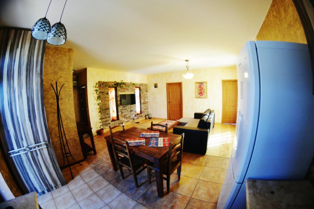 Family Mini-Hotel Martirosyan'S And Tours Jerevan Exteriér fotografie