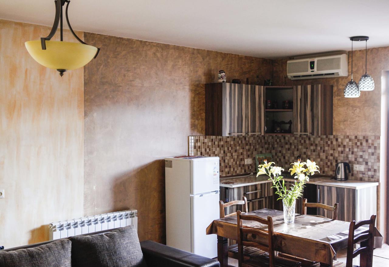 Family Mini-Hotel Martirosyan'S And Tours Jerevan Exteriér fotografie