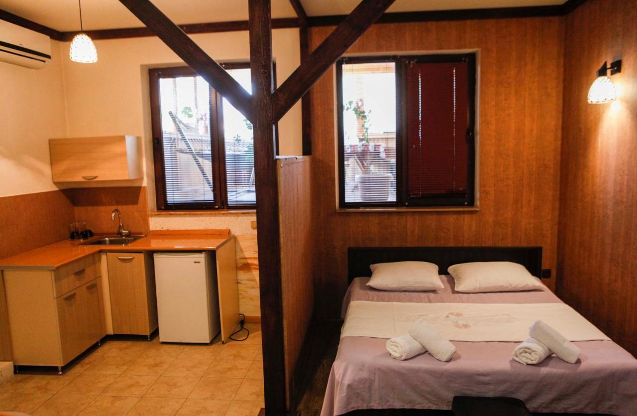 Family Mini-Hotel Martirosyan'S And Tours Jerevan Exteriér fotografie