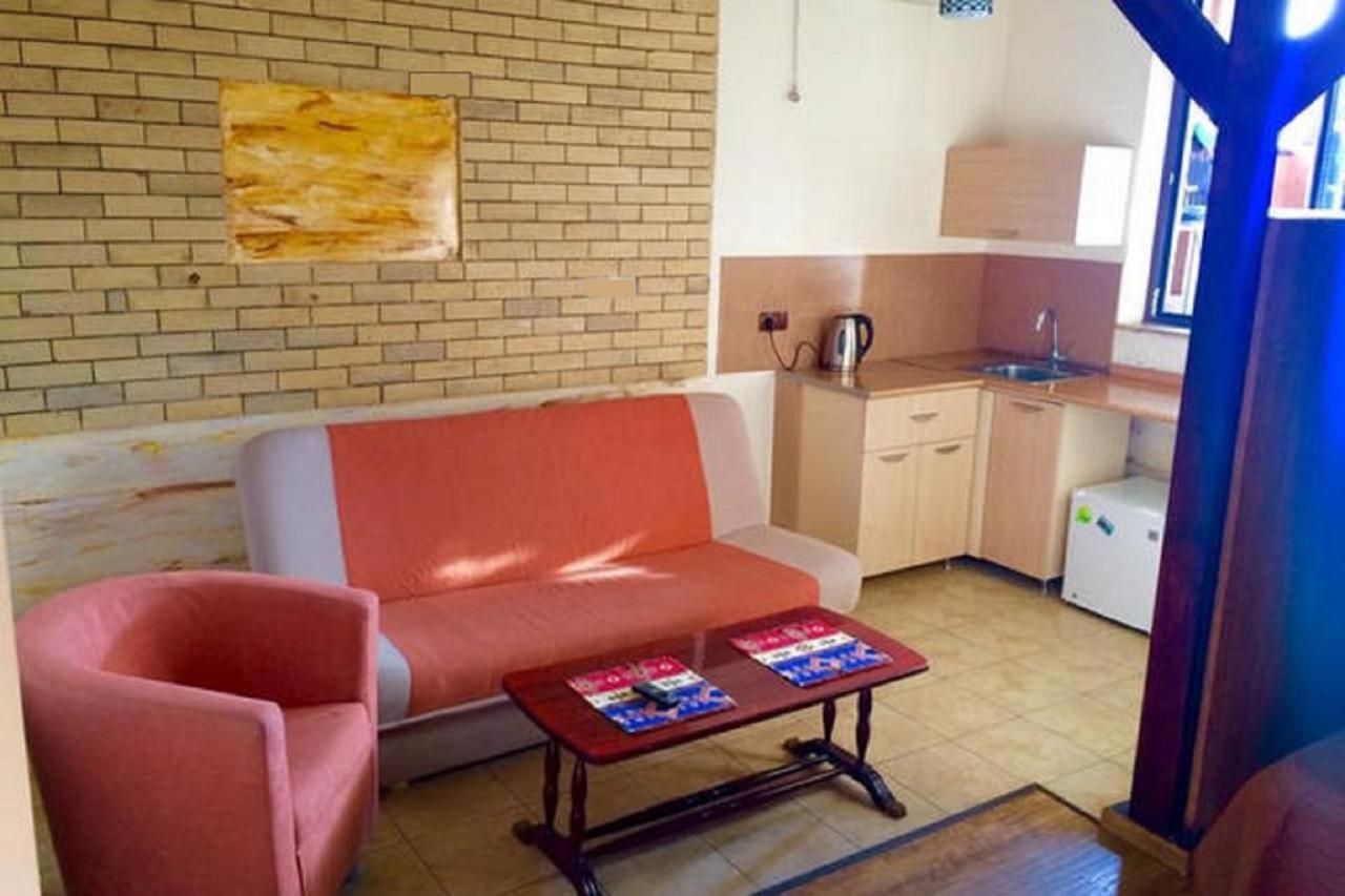 Family Mini-Hotel Martirosyan'S And Tours Jerevan Pokoj fotografie